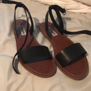 Steve Madden Black sandal